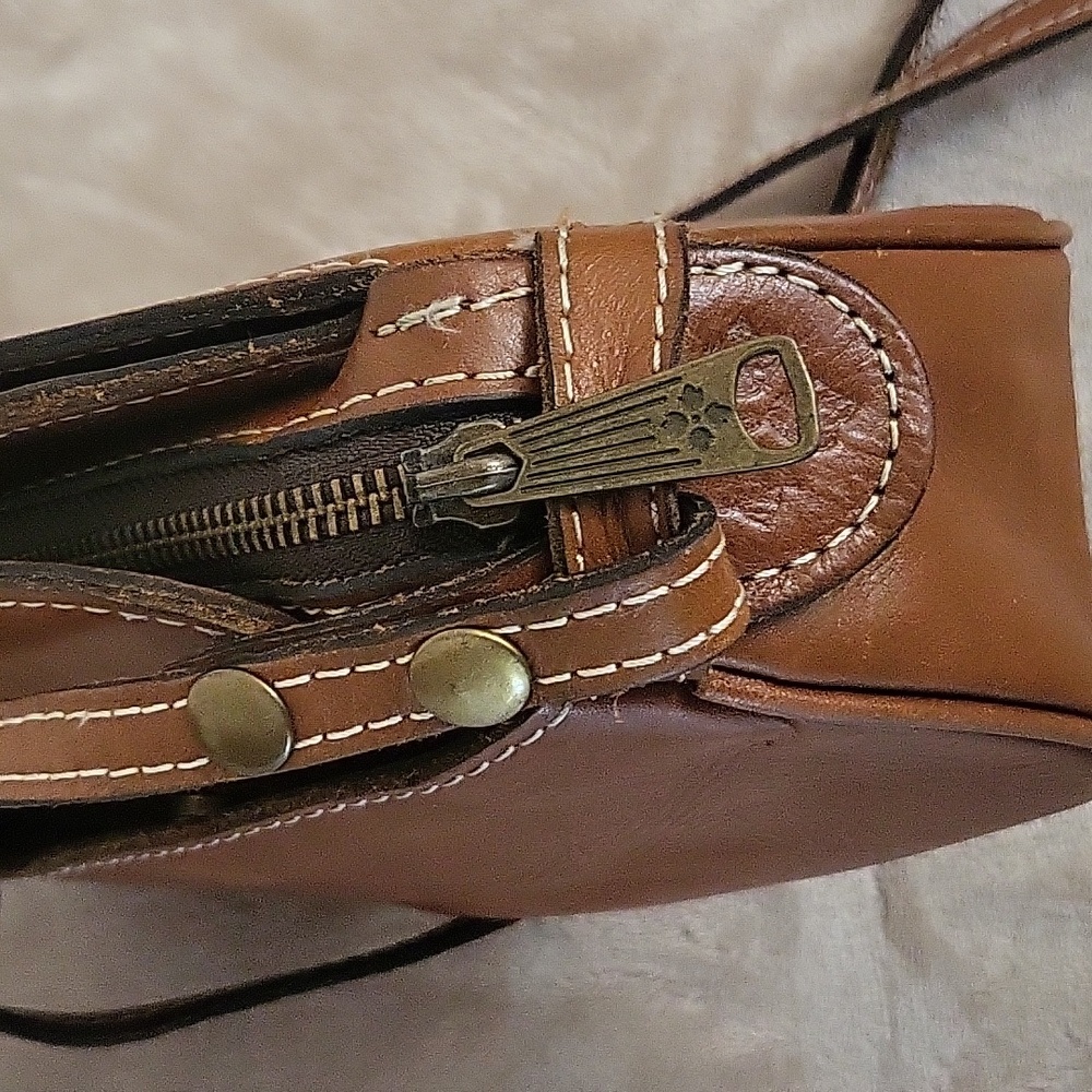 Patricia Nash Chania Crossbody Bag - Picture 9 of 10